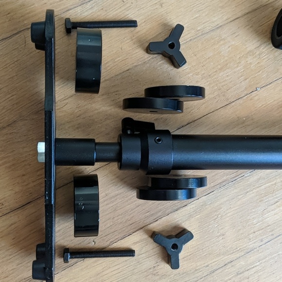 Handhold Camera Stabilizer - Picture 2 of 3